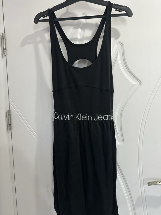 Черна рокля Calvin Klein