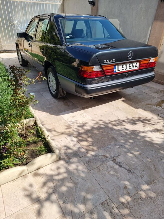 Mercedes Benz  300 E an 1988