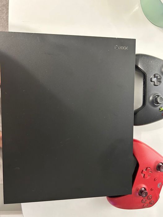 Vand Xbox One X.