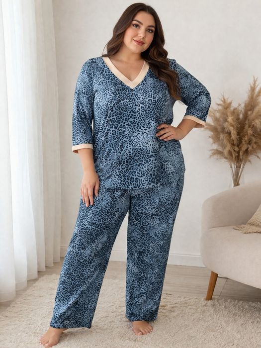 Женский легкий костюм