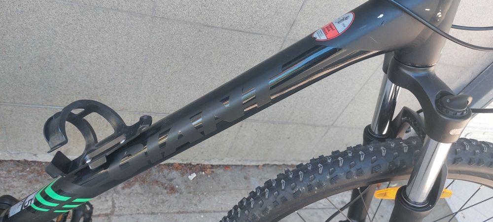 Продавам алуминиев байк Giant 27,5 цола, xl ра,мер