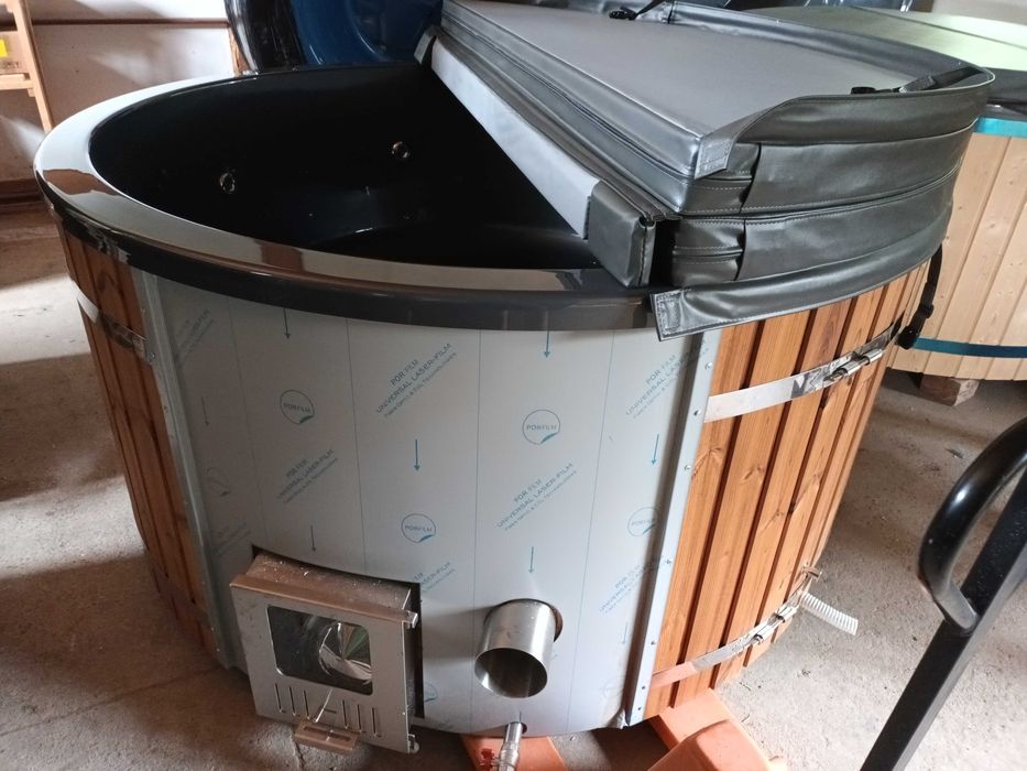 Gradinska vana, dzhakuzi, vana ot fibrostŭklo podvizhna vana