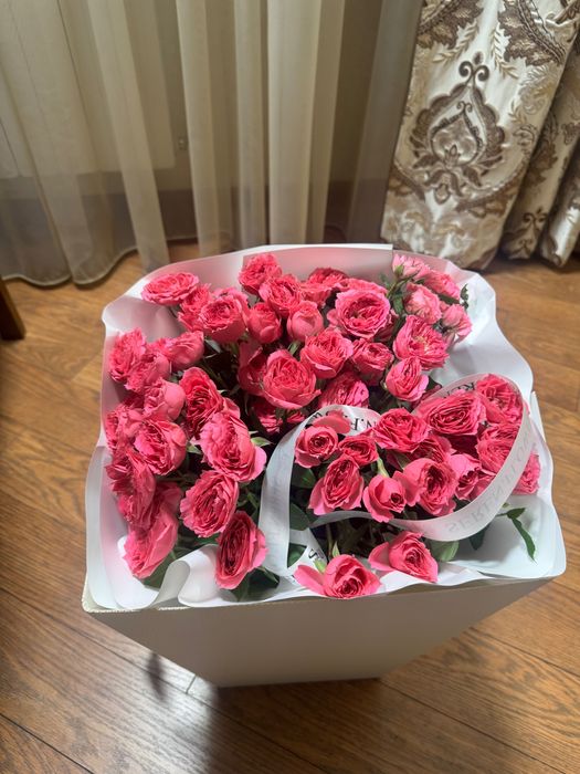 Букет роз в коробке
