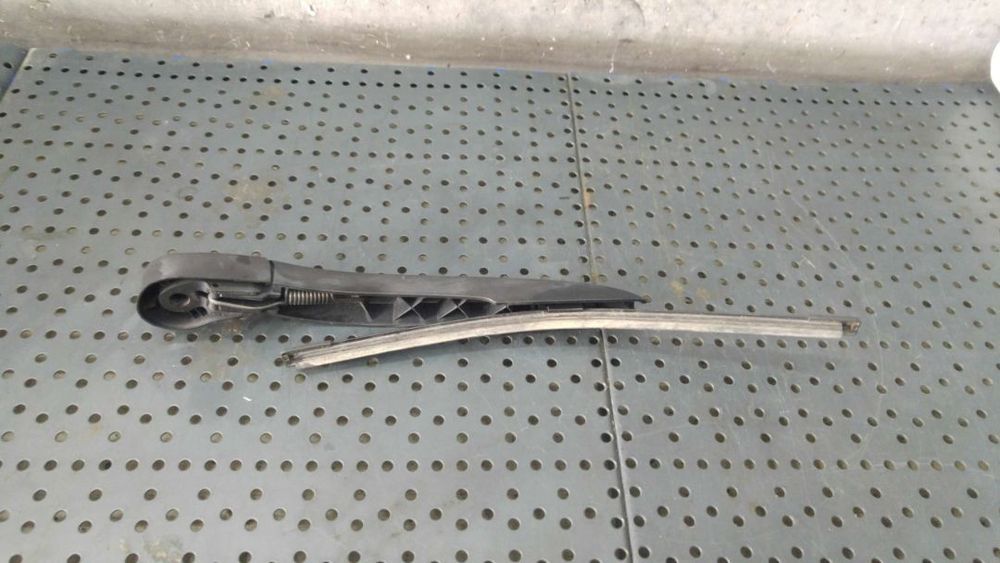 Brat stergator haion bmw seria 3 touring f31 4280793 61627290616