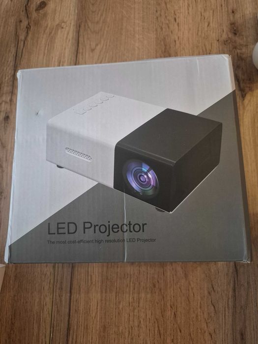 Мини LED проектор за домашно кино – с оригинална кутия