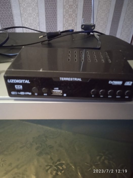 Телевизор LG  FLATRON +тунер