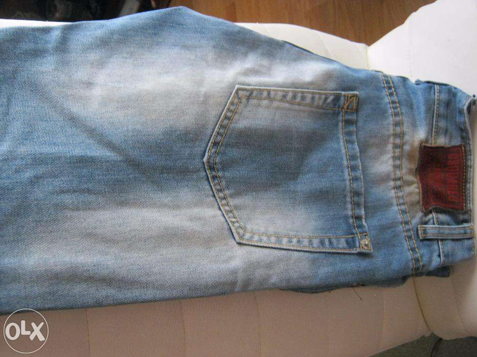 Джинсы рабочие в хорошем состоянии