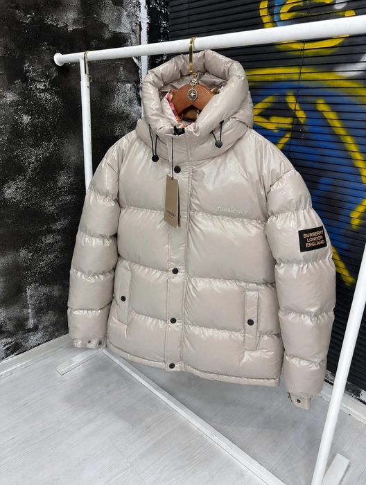 Geacă Burberry.Calitate luxury.Material impermeabil.Toate mărimile disponibile