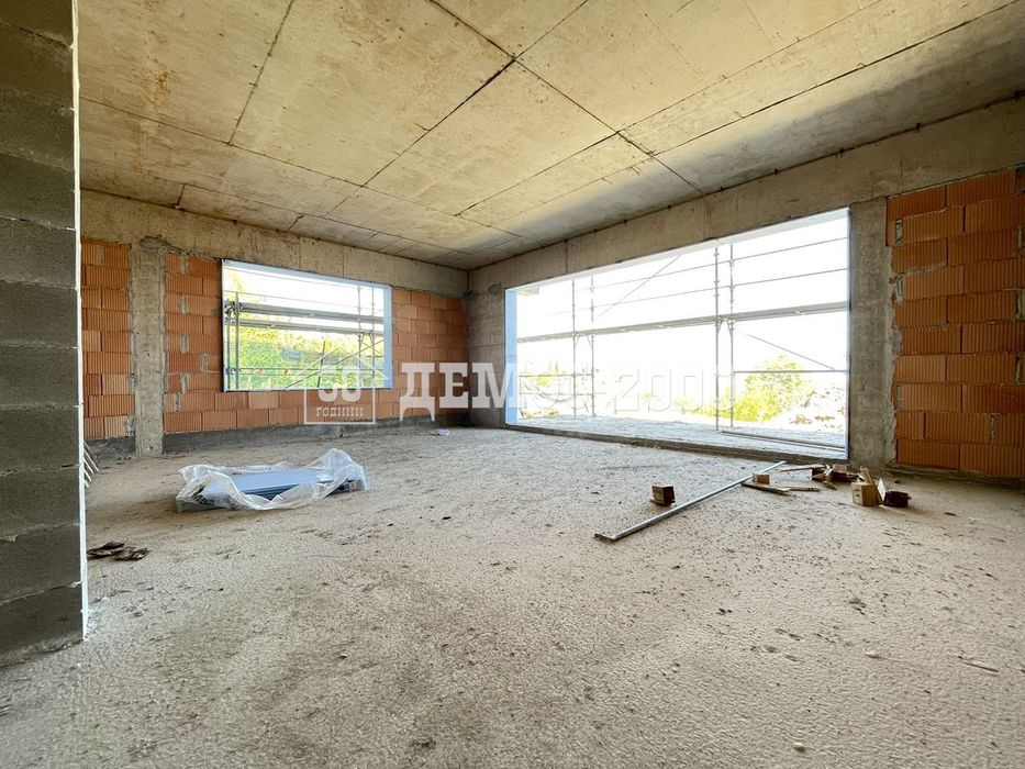 Продава се Къща в Варна, м-т Прибой - 198 кв.м за 1511 €/кв.м - Снимка #1