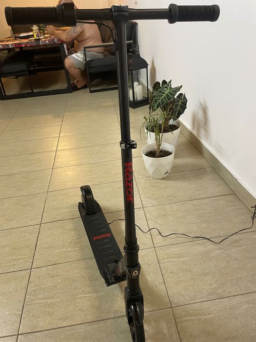 Trotinetă electrică