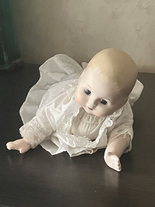Винтажная фарфоровая кукла