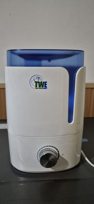 Овлажнител за въздух и ароматизатор TWE