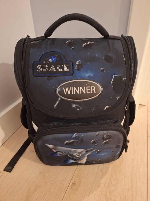 Продам рюкзак школьный