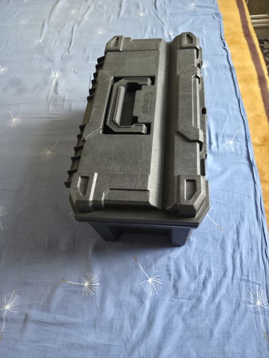 Instrument yashik