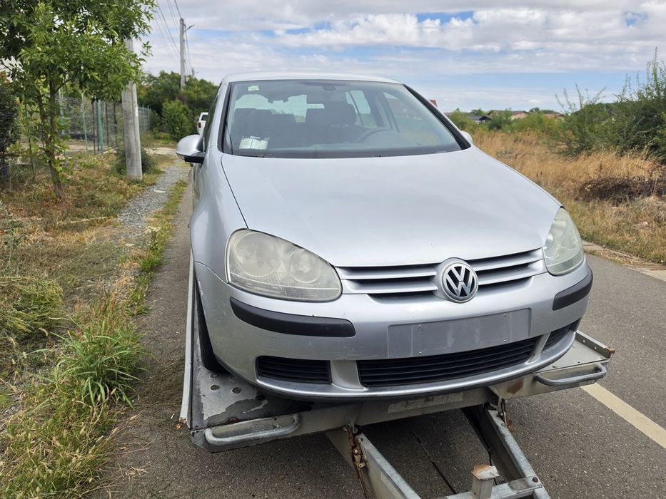 Volkswagen Golf 2005 diesel, 1.725 € — imagine 1