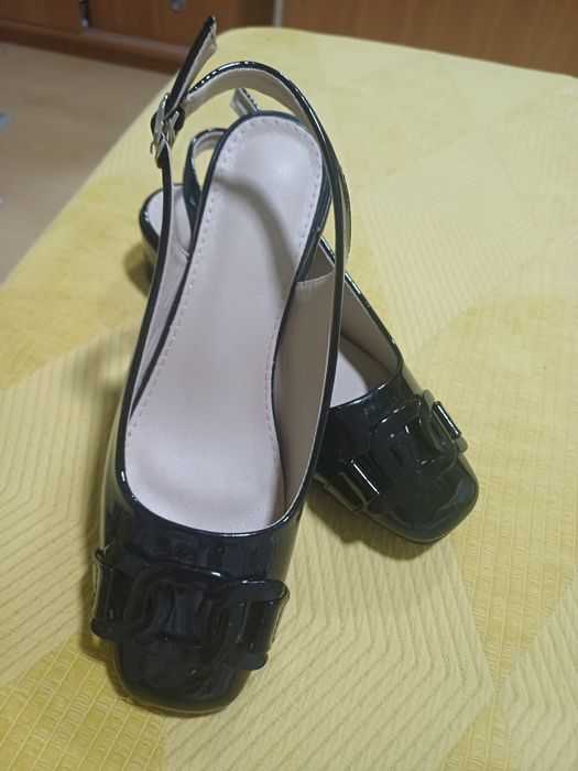 Лачени обувки номер 38 нови