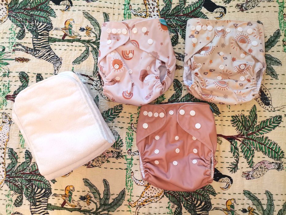 3 Scutece reutilizabile & 6 insertii (3-15 kg)