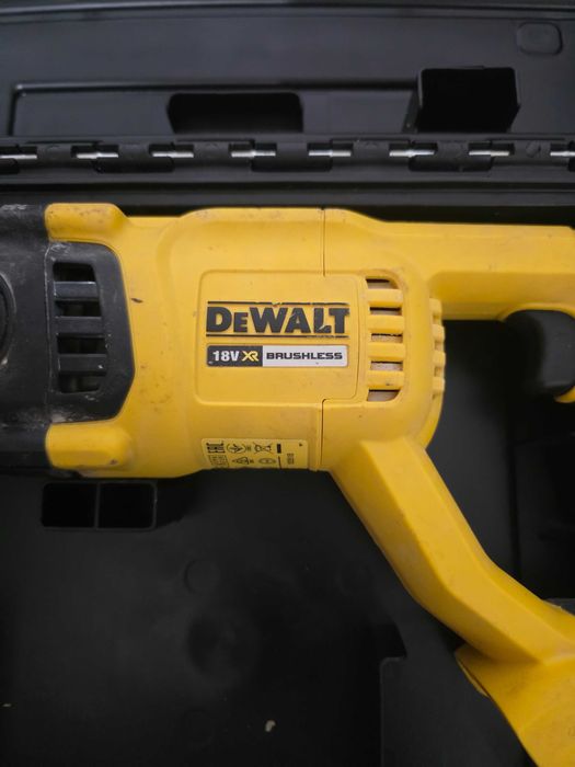 Dewalt Ciocan rotopercutor cu motor fără perii SDS-Plus de 18V XR
