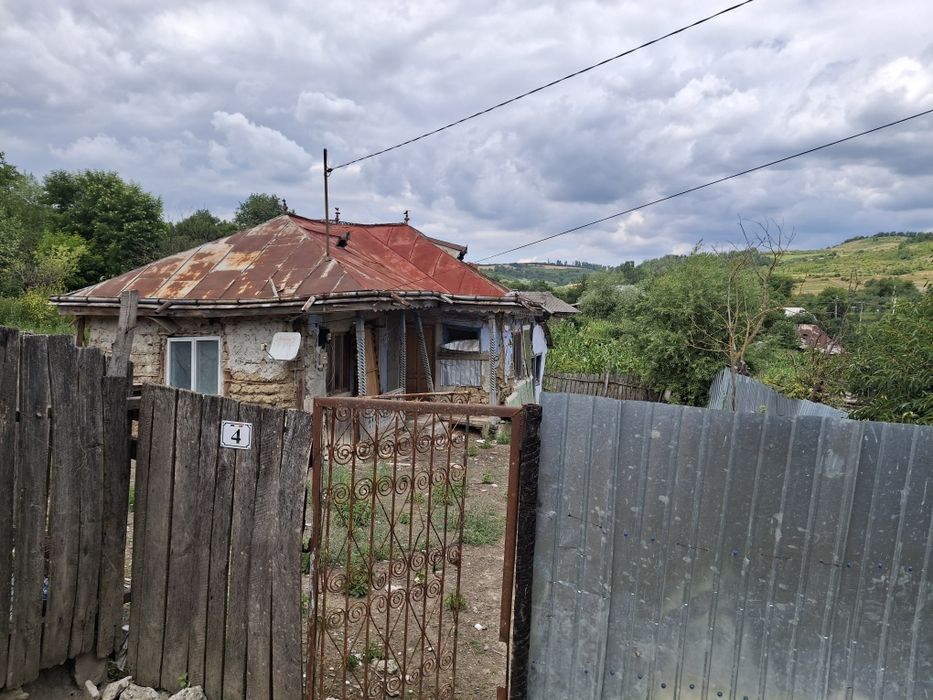 Casa comuna izvoru,sat obarsia,judetul bacau