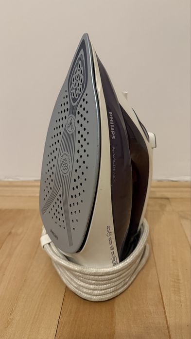 Fier de calcat Philips PerfectCare Azur GC4928/30 - defect