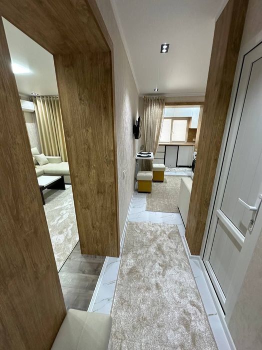 Срочно Чиланзар 4 Метро Мирзо Улугбек Продам 1в2 комнатную Квартиру