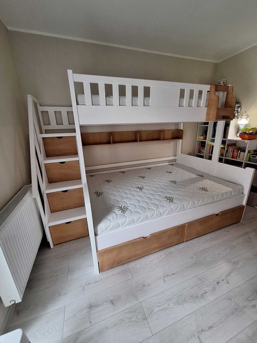 TRANSPORT GRATUIT.Pat supraetajat cu scara tip sertare.Cod 3540