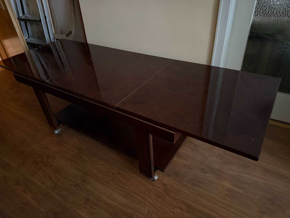 Холна разтегателна маса