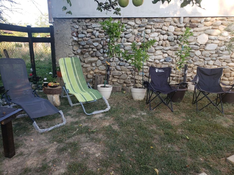 Vand casa aproape de oraș.