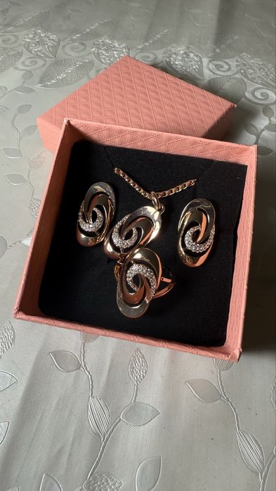 Набор 585 пробамен,(сырға,сақина,алқа,кулон)