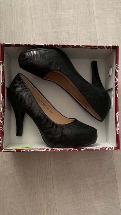 Туфли 37р 5000тг