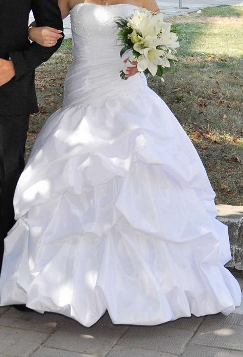 Булчинска  рокля