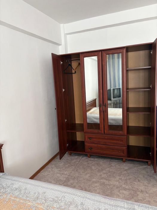 Продается деревянный шкаф