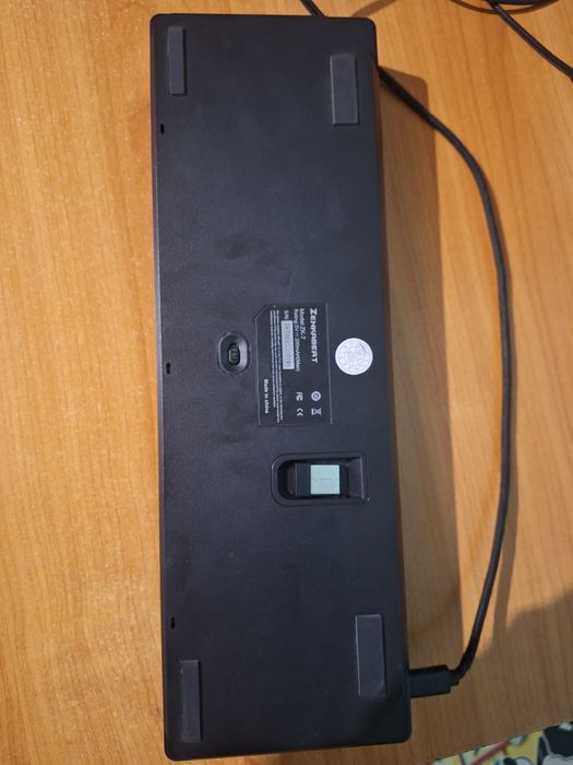 Vând tastatura mecanica cu led-uri la opțiune  și mouse Logitech