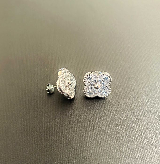 Сребърни обеци с циркониеви камъни Van Cleef & Arpels VCA