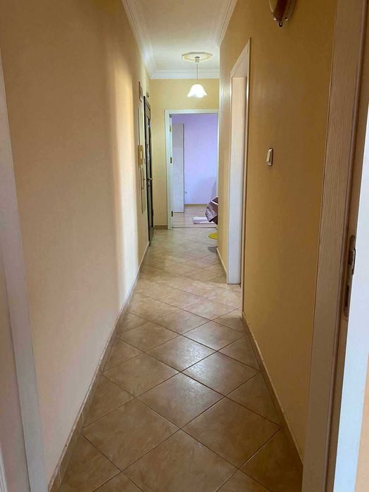 Дава се под наем Тристаен апартамент в Търговище, Център - 76 кв.м за 340 € - Снимка #4