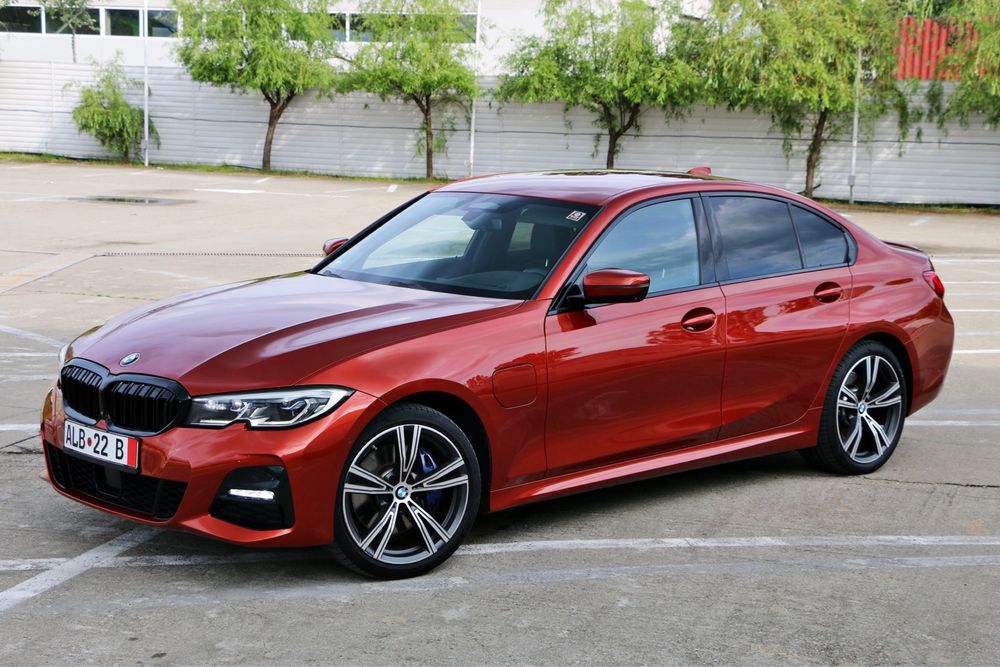 BMW Seria 3 G20 ‼️122.000 KM ‼️ 2020 330e 2.0 Benzina + Electric / PacketM / HarmanKardon / Laser