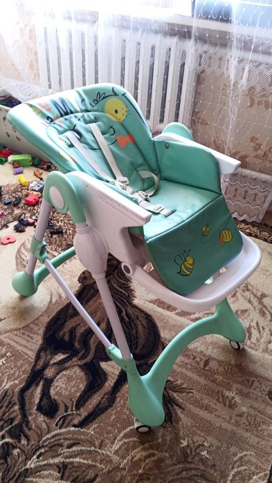 Стульчик для кормления ребенка