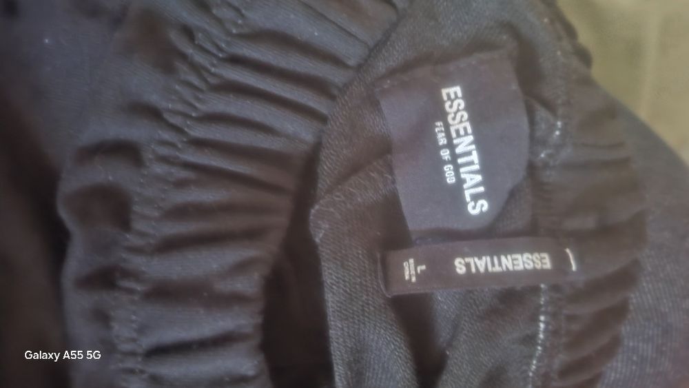 продам шорты essentials