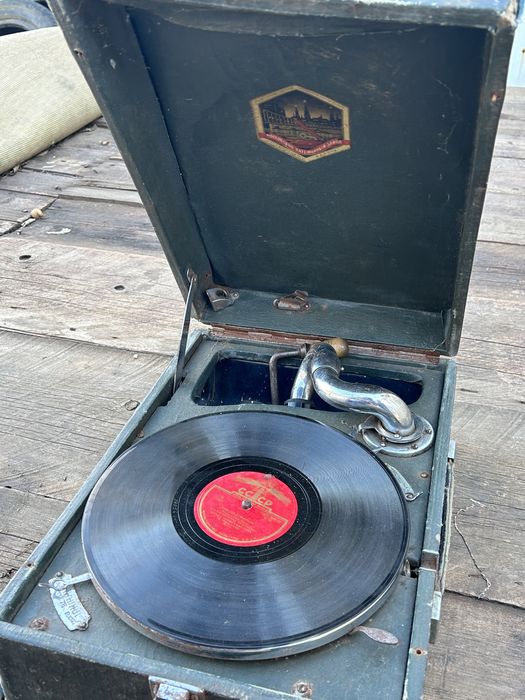 Срочно продам Патефон