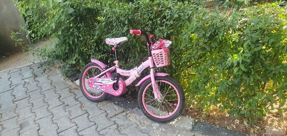 Bicicleta roz pentru copii