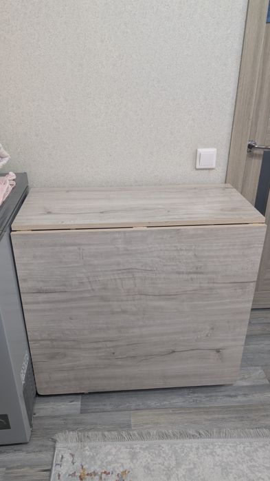 Стол книжка 2 шт срочно