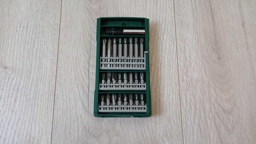 Vand Set de biti/ accesorii de insurubat, marca Bosch