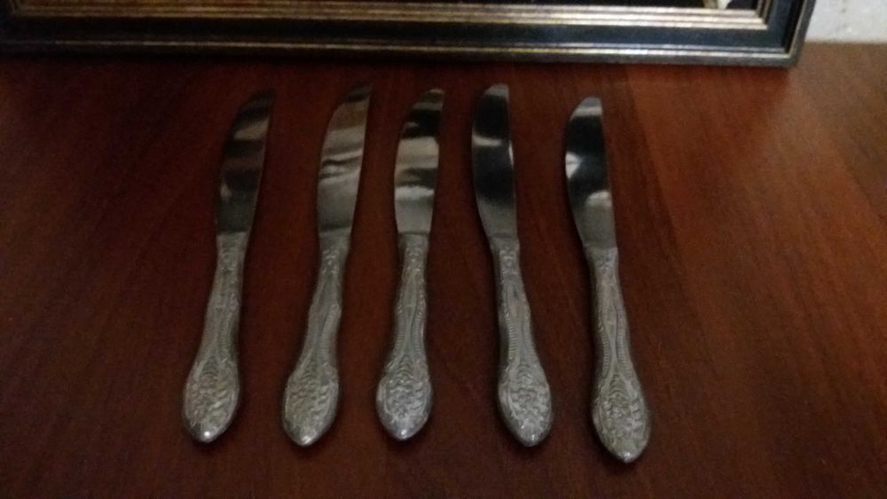 Вилки, ножи. Столовые приборы.