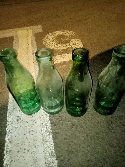 Sticle de lapte retro comuniste