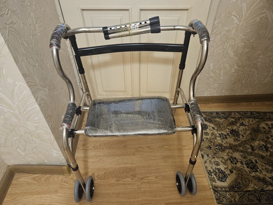 Ходунки с сиденьем