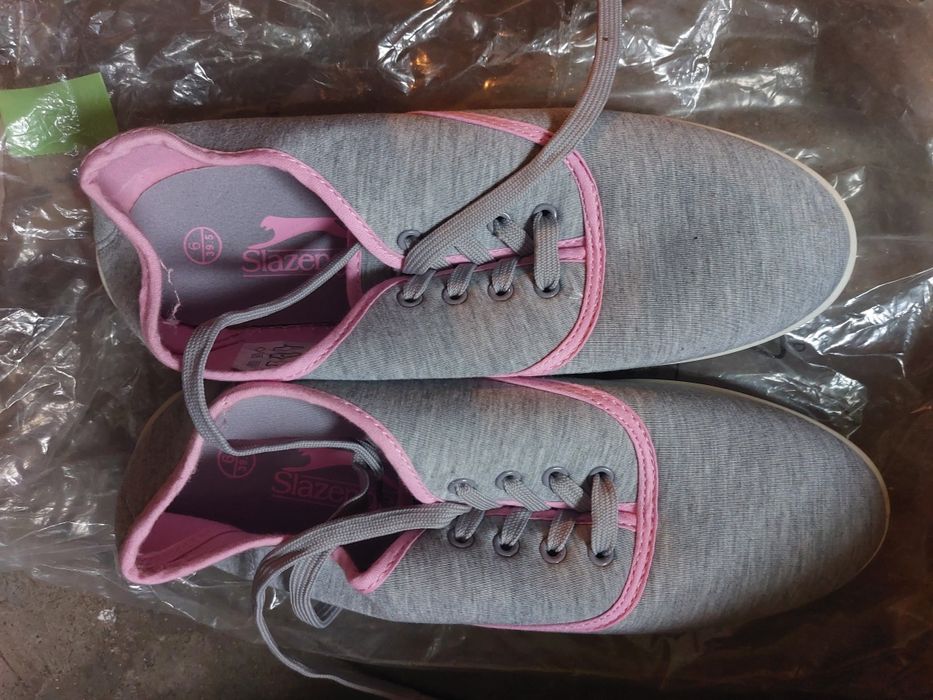 Дамски обувки, еспадрили и гуменки