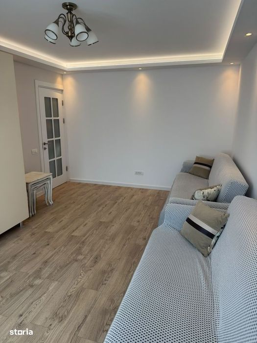 Inchiriere 3 camere, cu loc de parcare, totul nou