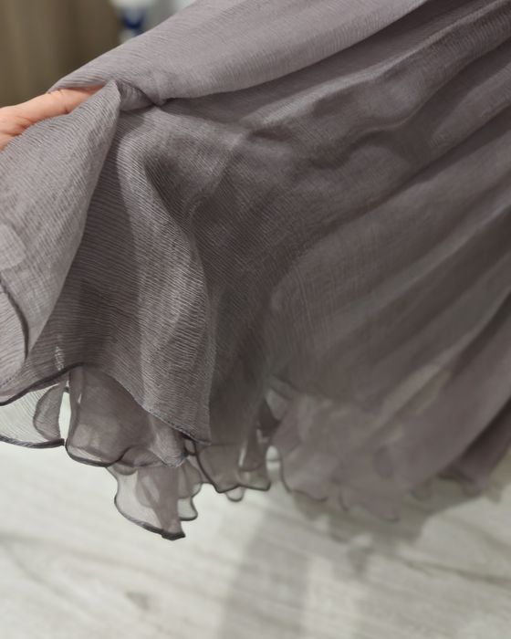 Rochie MANURI din mătase – elegantă, fluidă, design special