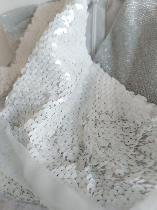 Нарядное белое платье 104-110