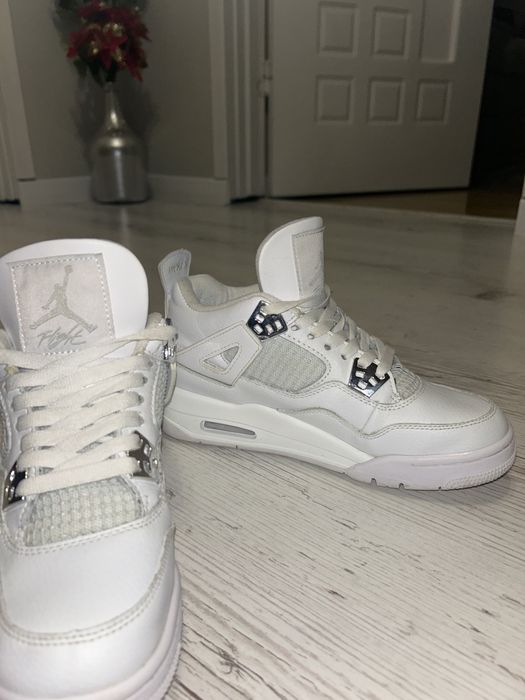 Adidasi Jordan 4 albi